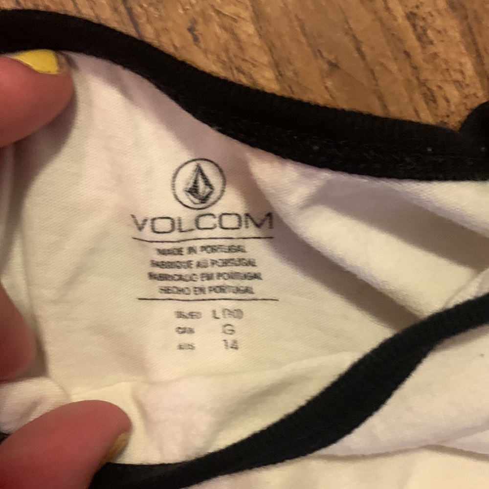 Volcom t shirt - Picture 3 of 5